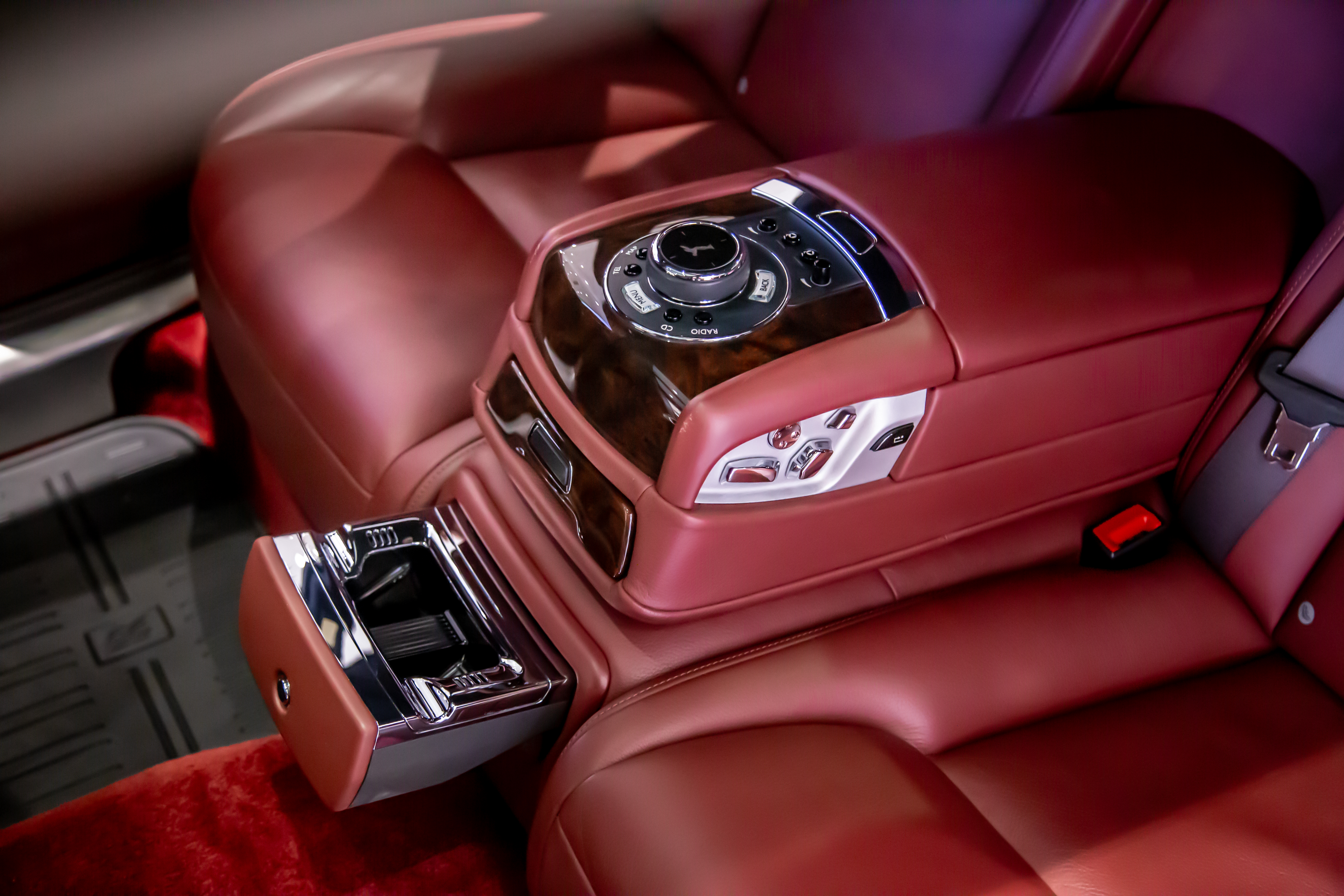 劳斯莱斯 古思特 2017 汽车图片 #34