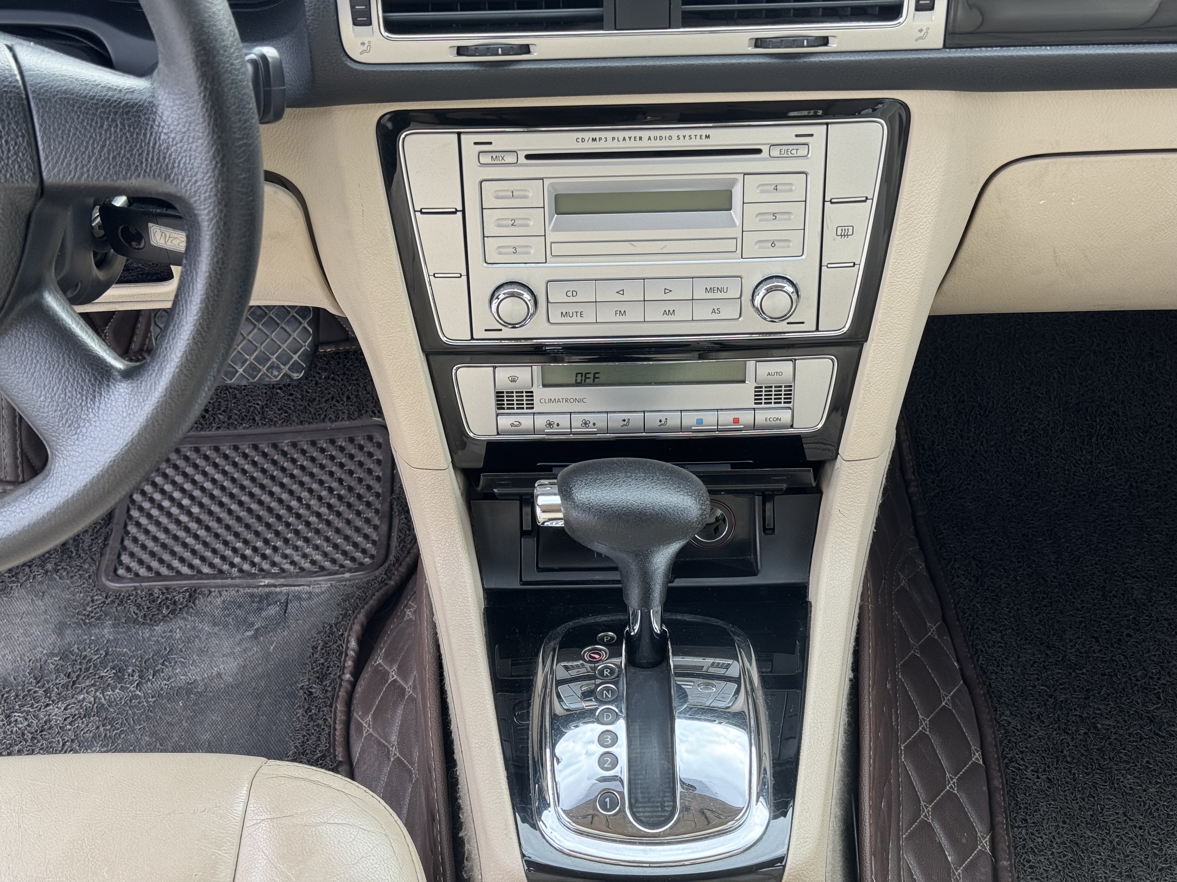 Volkswagen Passat Lingyu 2010 car image #34