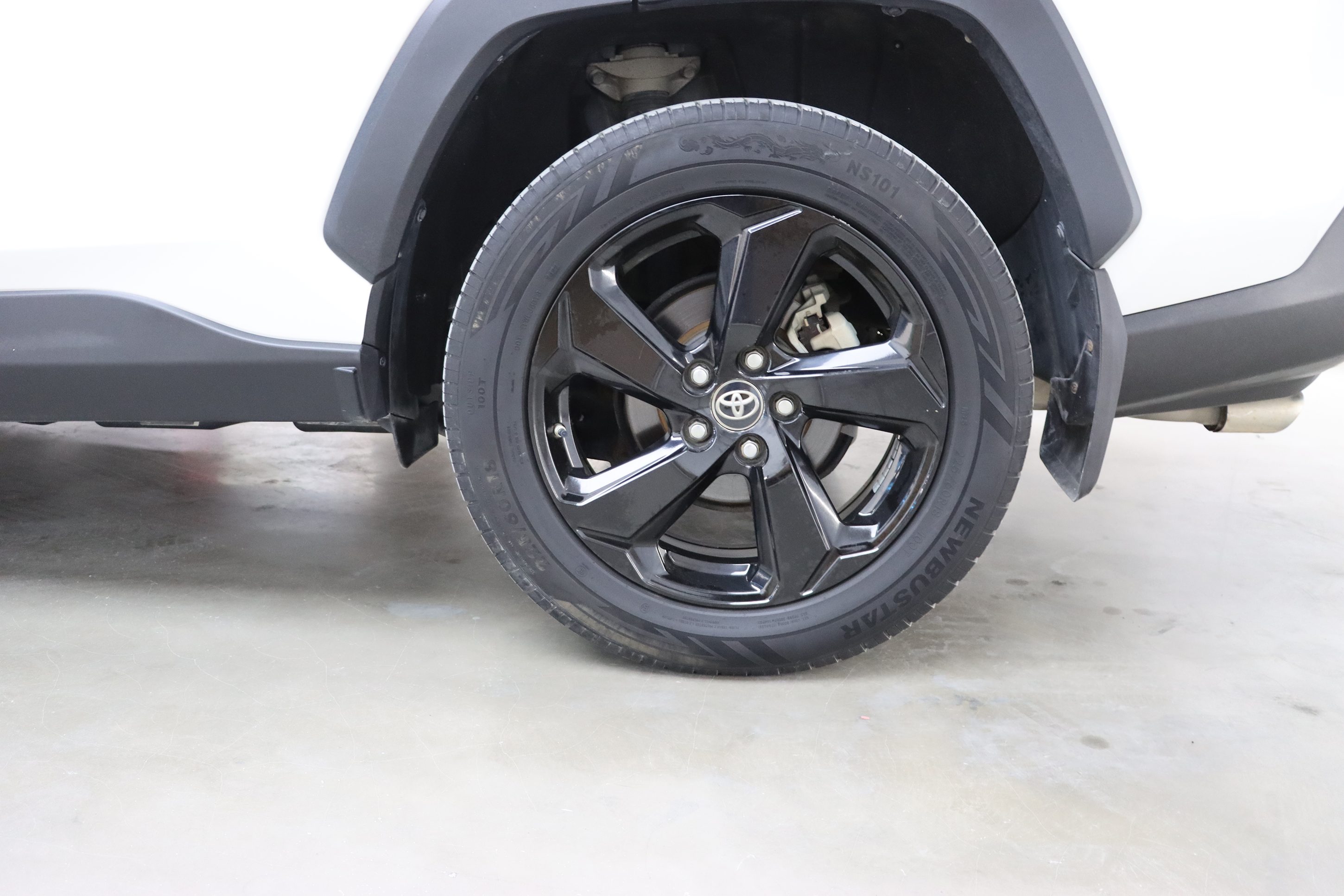 Toyota RAV4 2020 car image #34