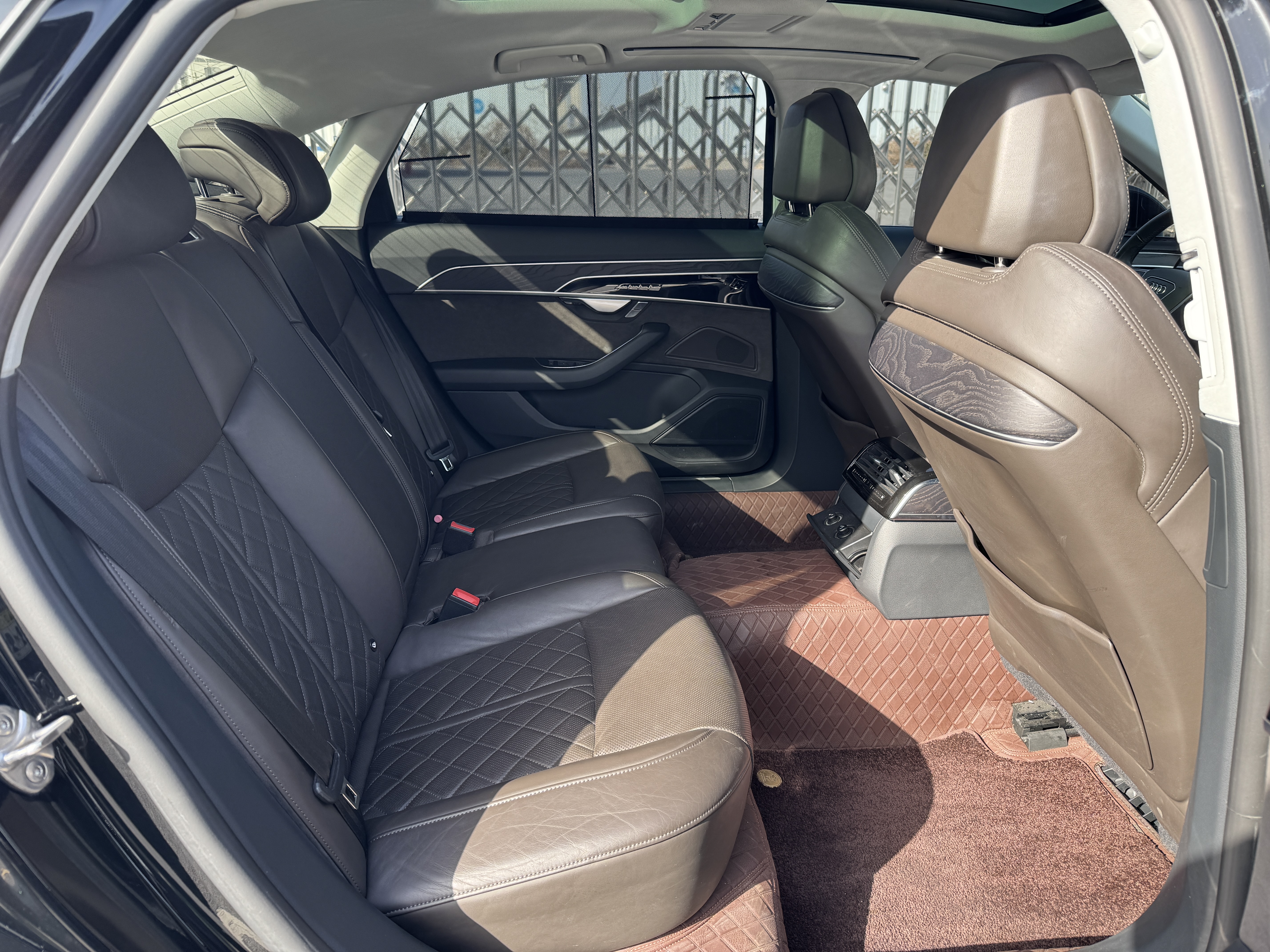 Audi A8 2022 car image #34