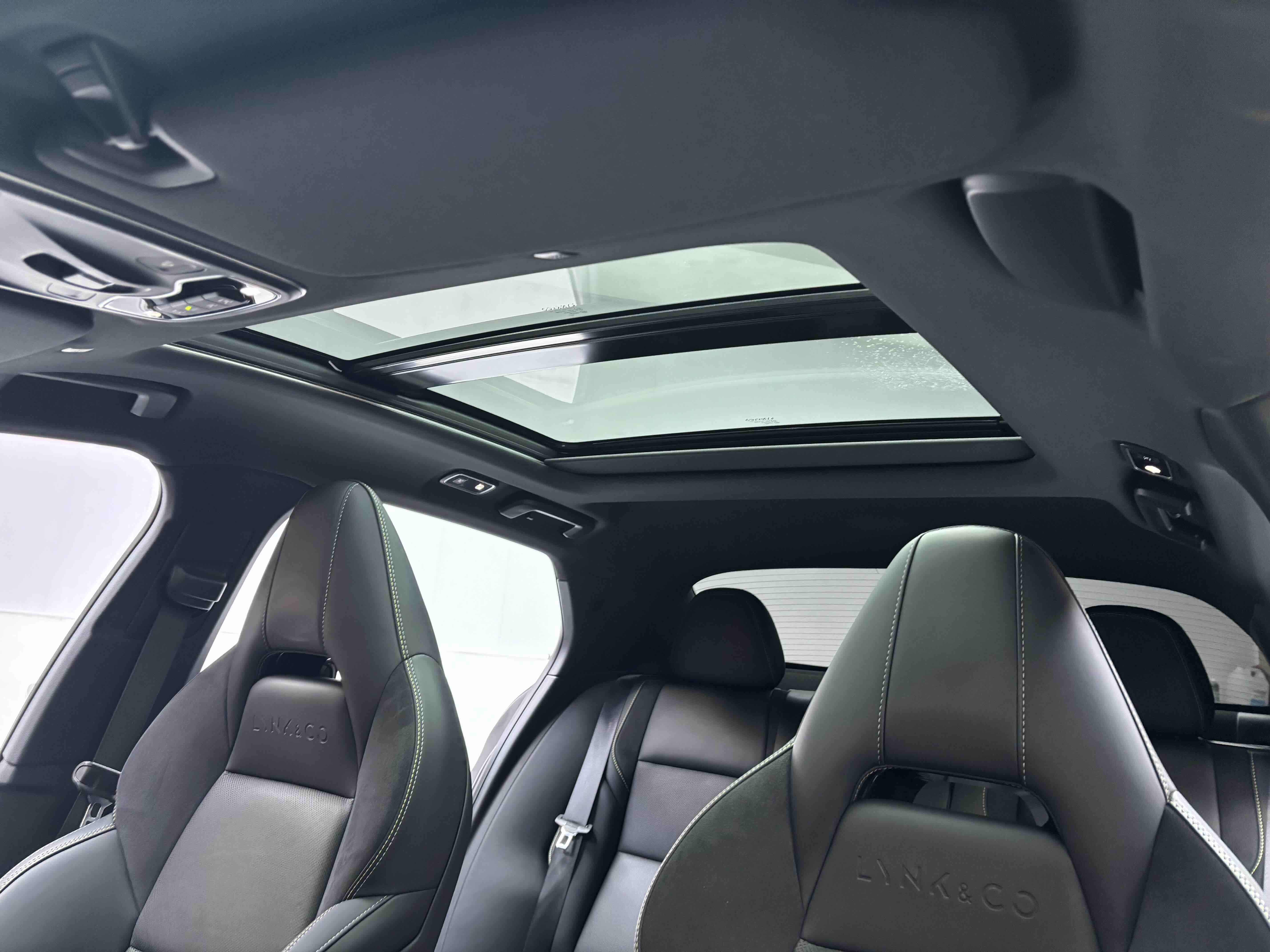 Lynk & Co 03 2023 car image #34
