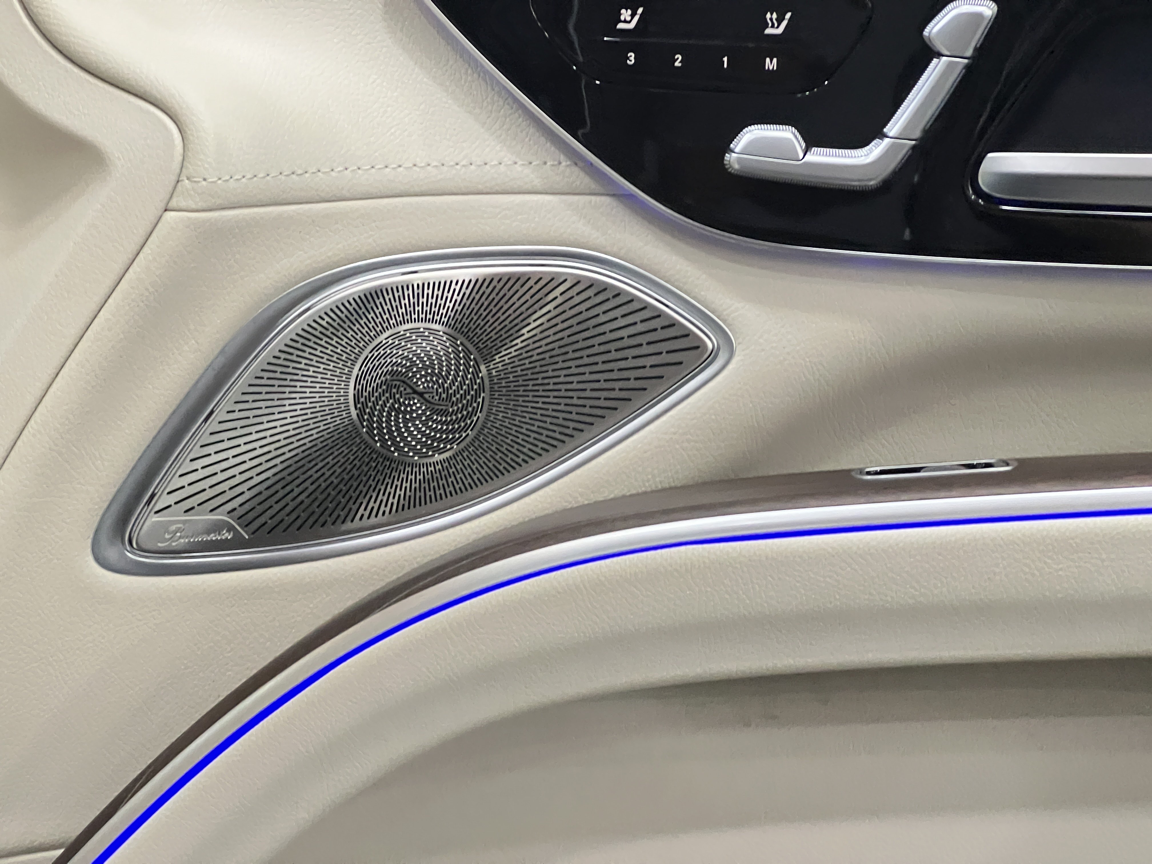 Mercedes-Benz EQS SUV 2023 car image #34