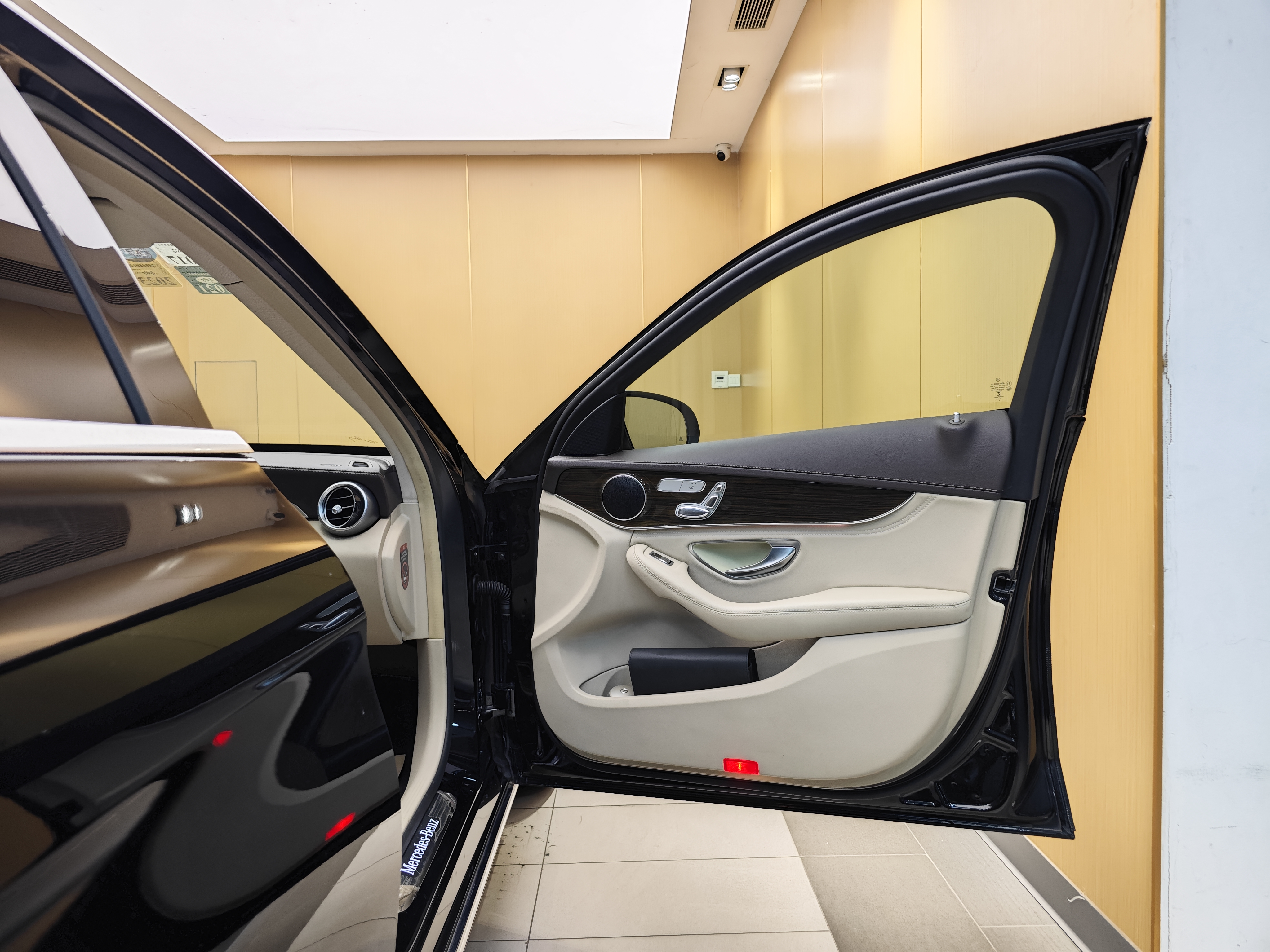 Mercedes-Benz C Class 2015 car image #34
