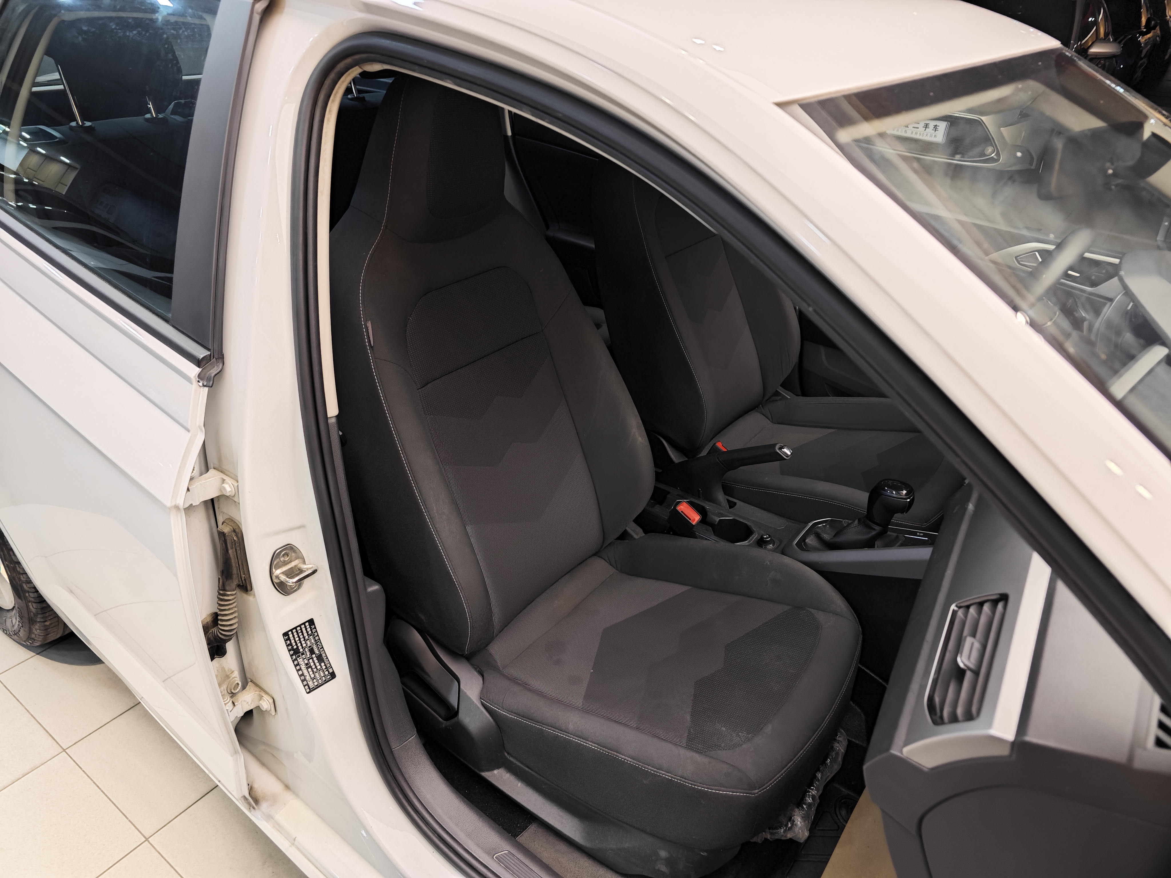 Polo 2023 car image #34