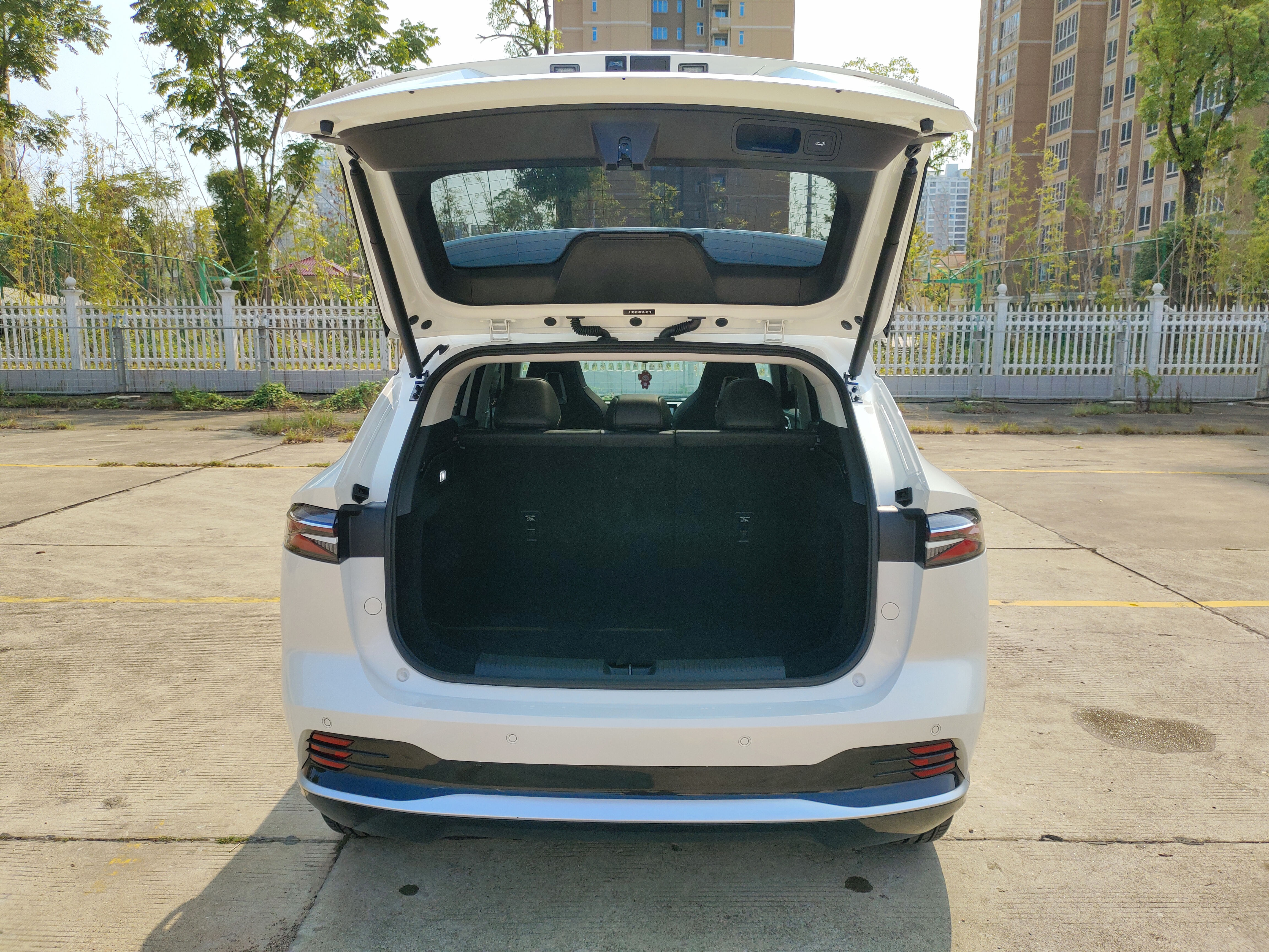 Roewe D5X DMH 2024 car image #34