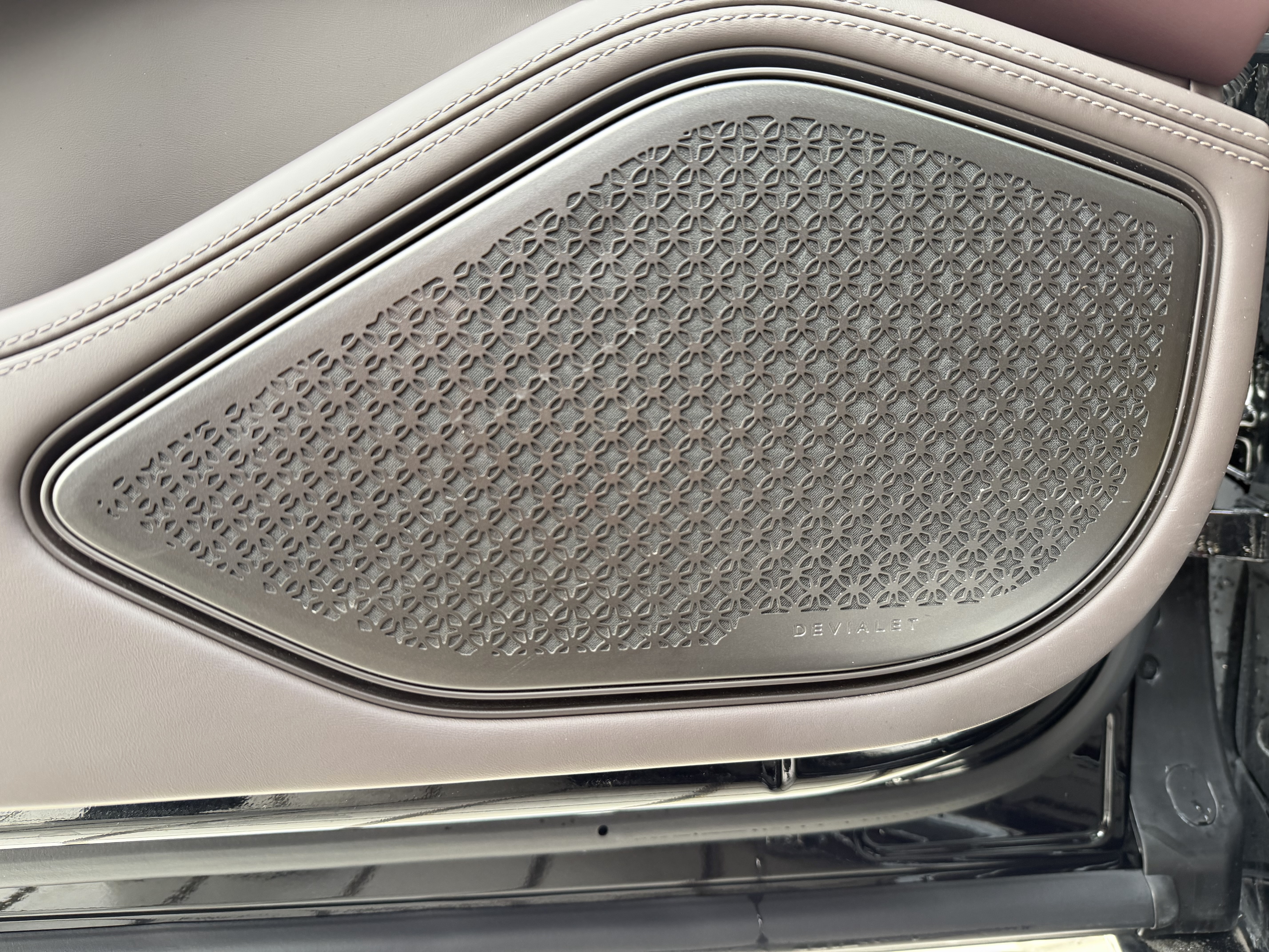 Denza Z9GT 2025 car image #34