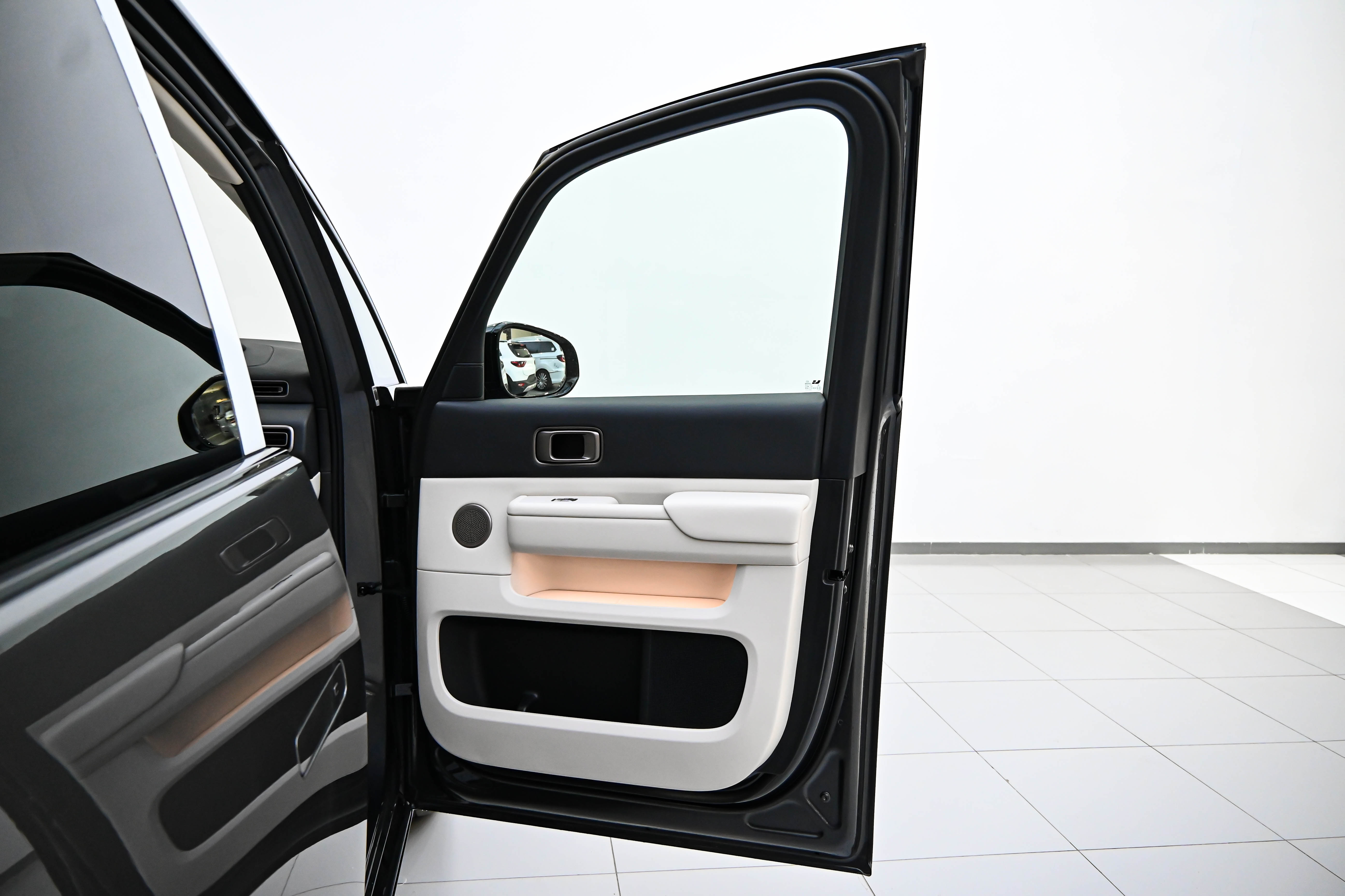 理想汽车 理想MEGA 2025 汽车图片 #34