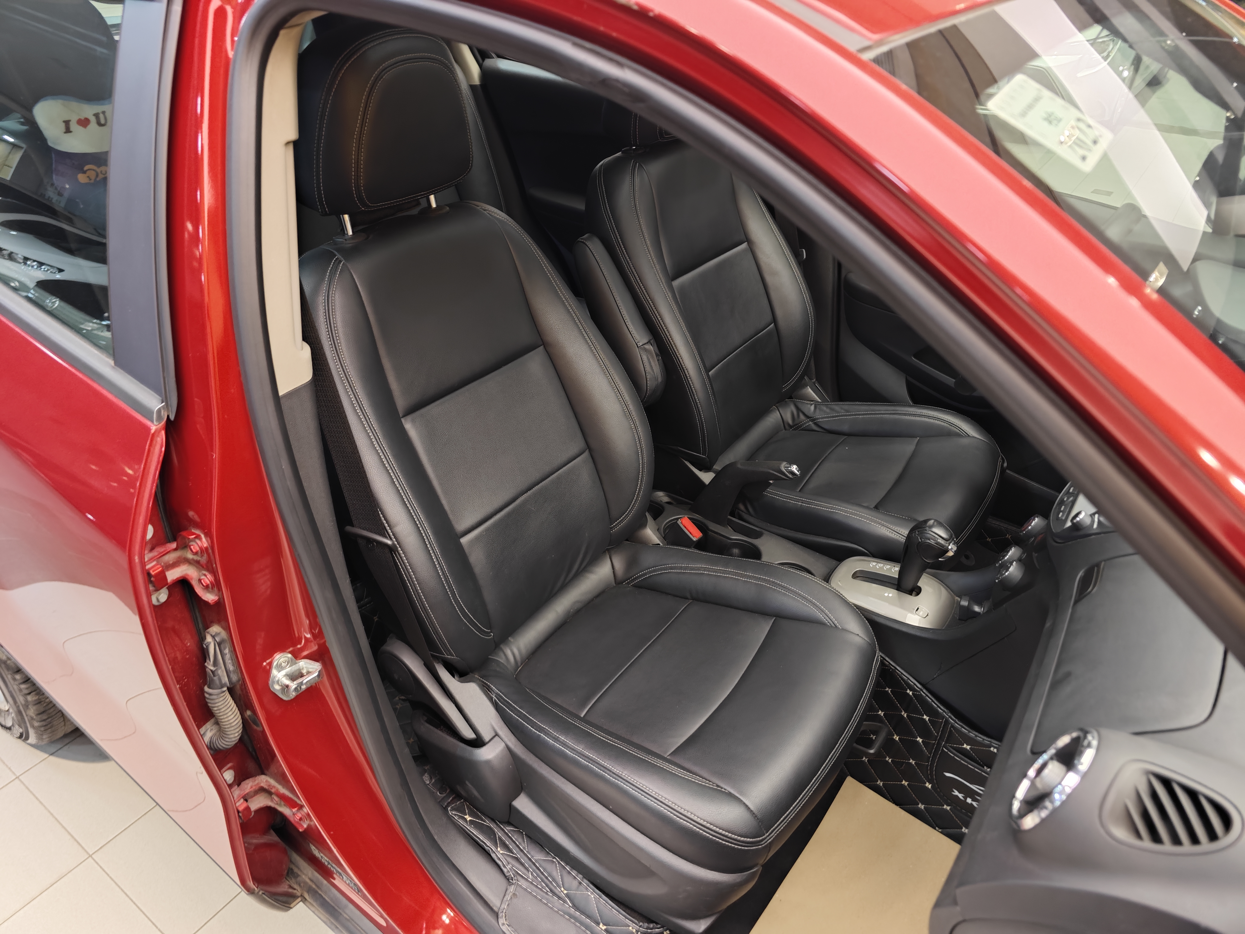 Chevrolet Tracker 2015 صورة سيارة #34