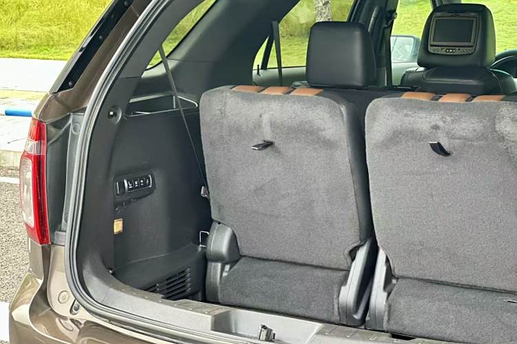 Ford Explorer (Imported) 2015 #34 Ford Explorer (Imported) 2015 car image #34