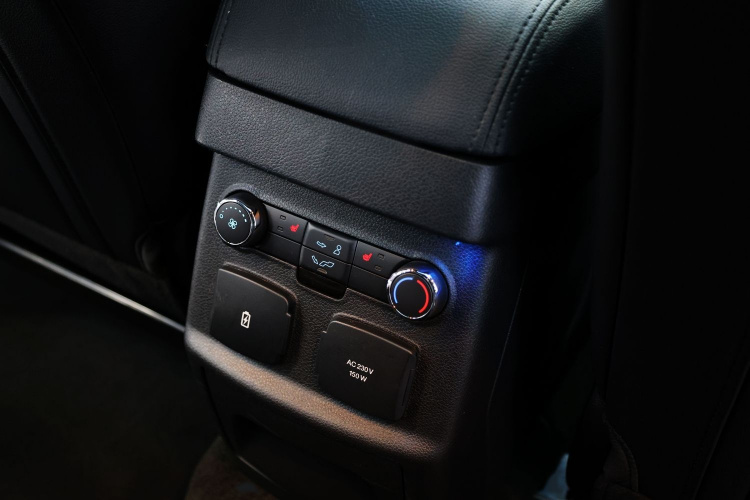 Ford Explorer (Imported) 2018 car image #34