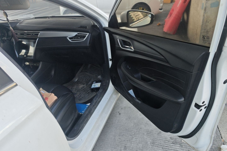 荣威 荣威i5 2019 汽车图片 #34