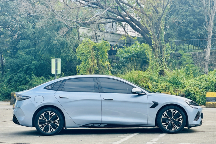 BYD Seal 2023 car image #34