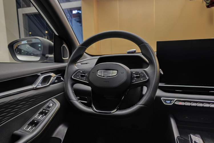 Coolray 2024 car image #34