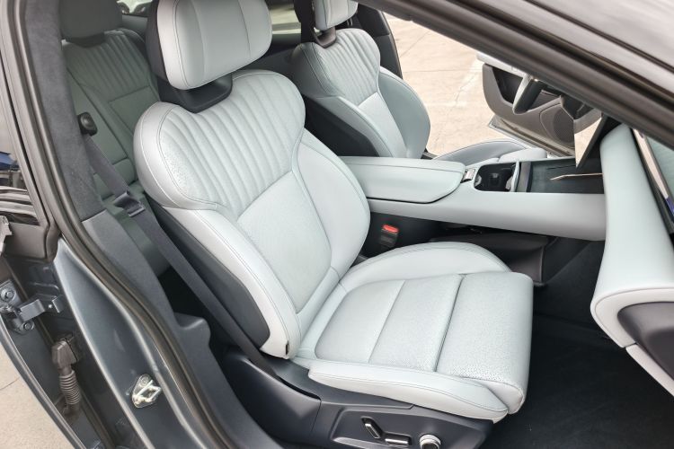 Lynk & Co 2024 immagine di auto #34