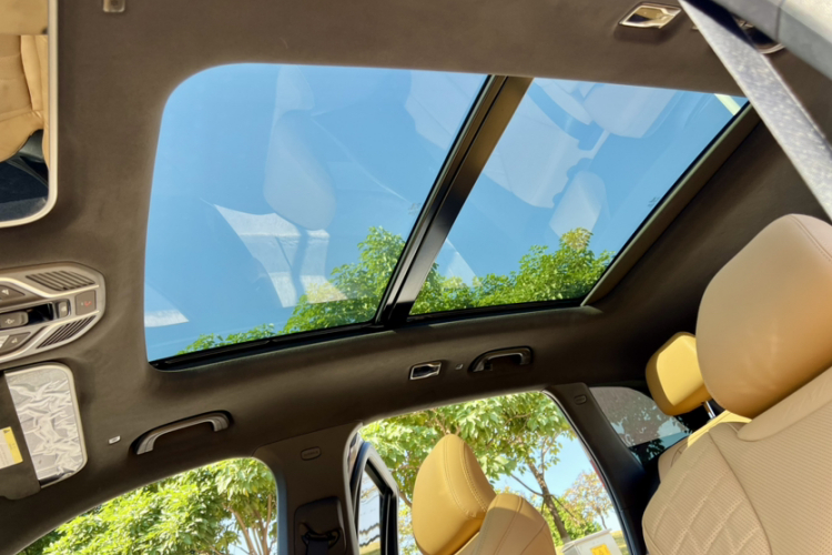 GEELY 2023 car image #34