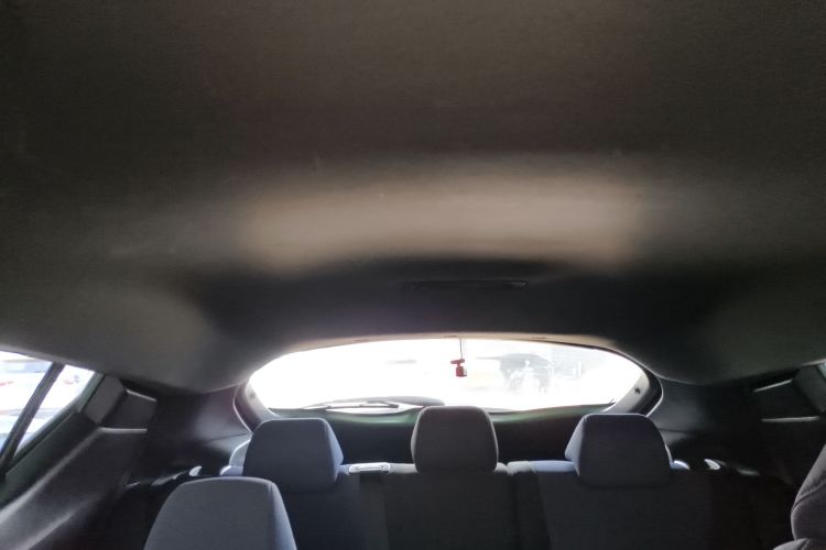 Toyota C-HR 2018 car image #34