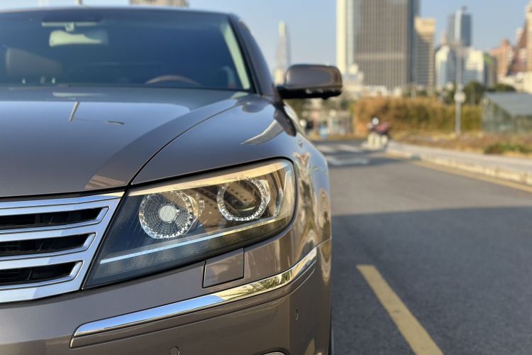 Volkswagen Pheaton 2012 immagine di auto #34