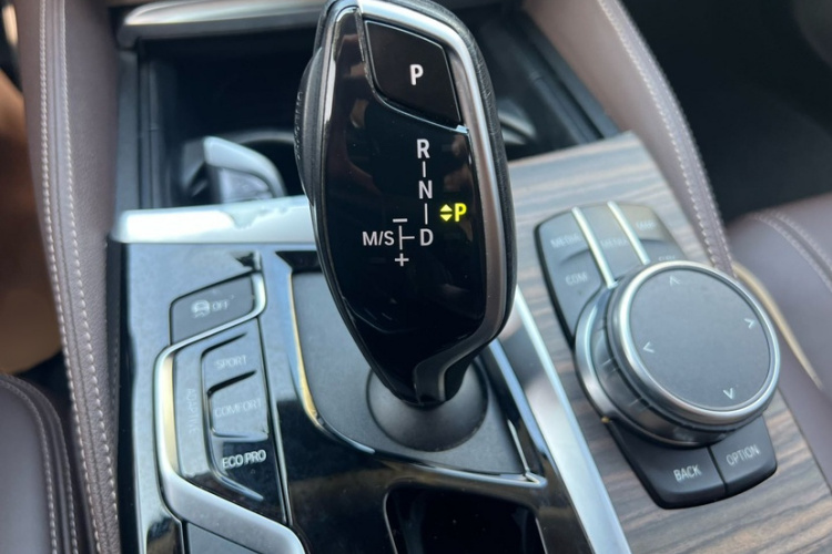 BMW 5 Series New Energy 2019 #34 BMW 5 Series New Energy 2019 car image #34