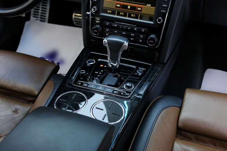 Volkswagen Pheaton 2017 immagine di auto #34