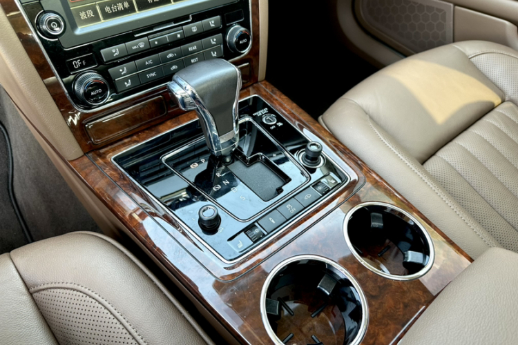 Volkswagen Pheaton 2016 immagine di auto #34