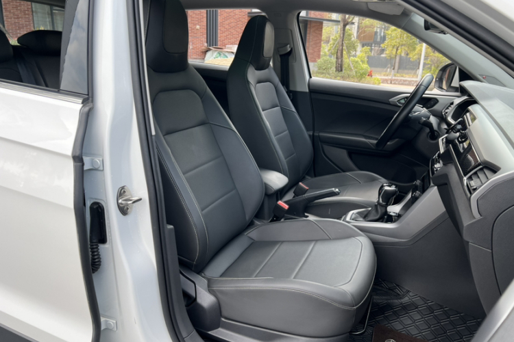 Volkswagen T-Cross 2021 #34 Volkswagen T-Cross 2021 car image #34