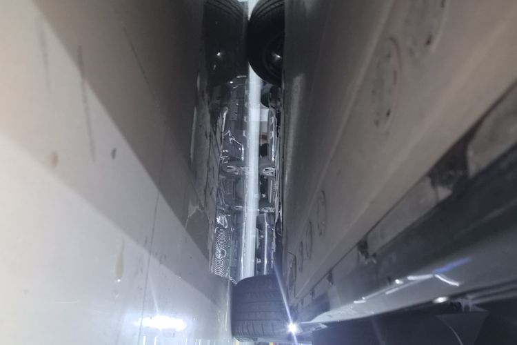 BMW iX 2024 car image #34