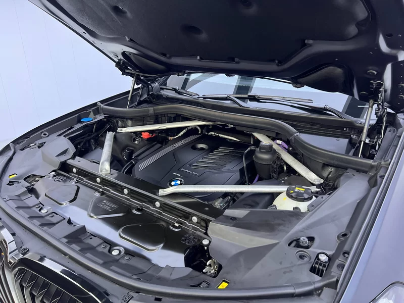 BMW X7 M60i 2022 #34 BMW X7 M60i 2022 car image #34