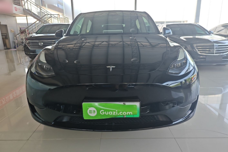 Tesla Model Y 2023 car image #3