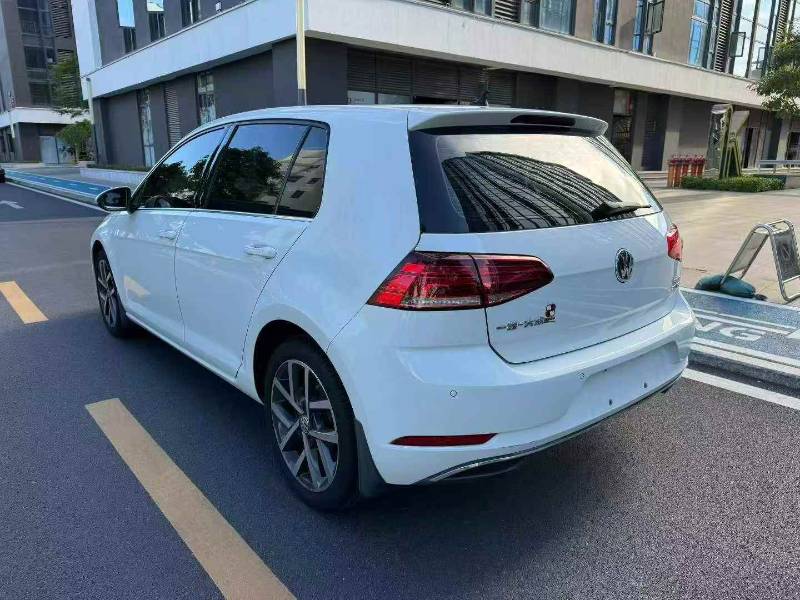 Volkswagen Golf 2020 car image #6