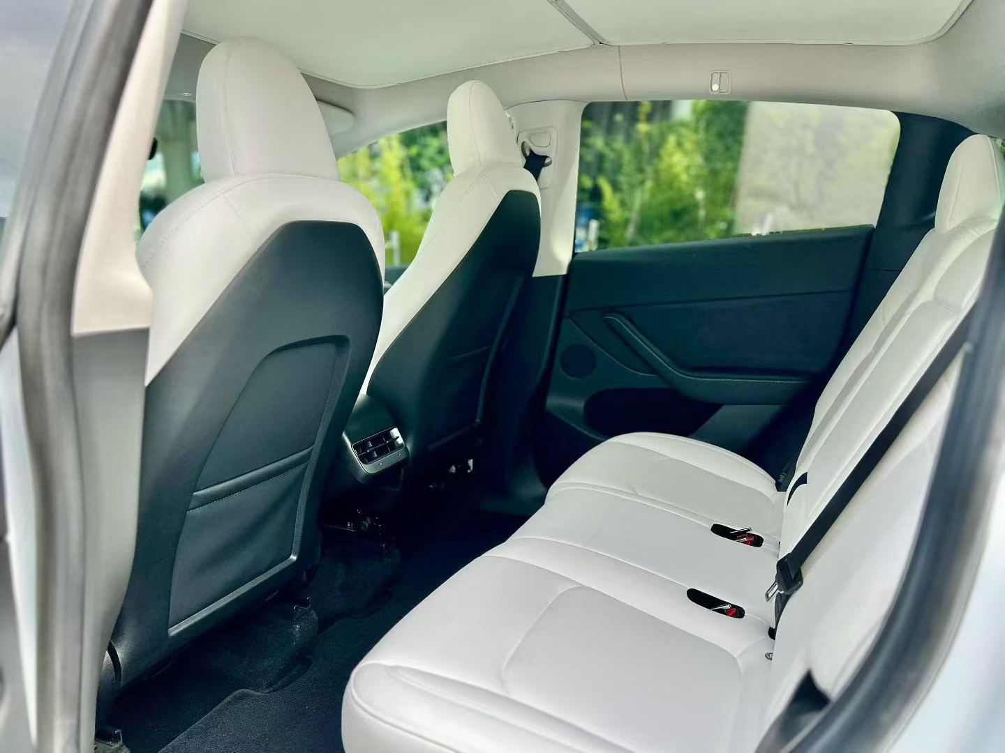 Tesla Model Y 2023 #4 Tesla Model Y 2023 car image #4