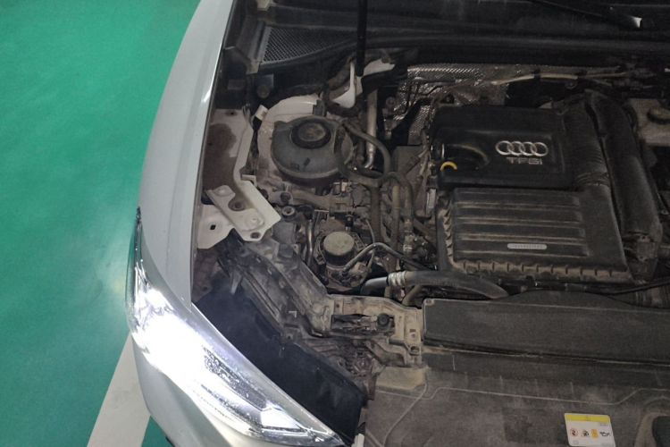 Audi Q3 2022 car image #28