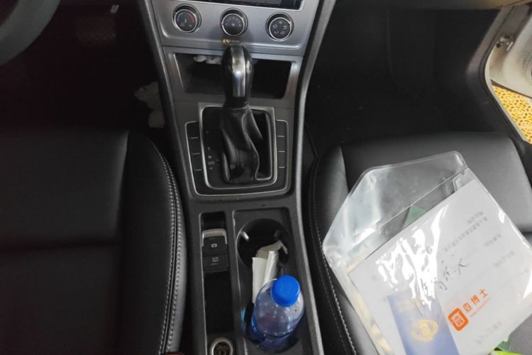 Volkswagen Golf 2016 car image #18