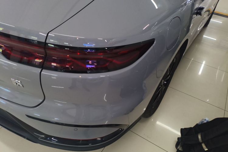 BYD Han 2024 immagine di auto #8
