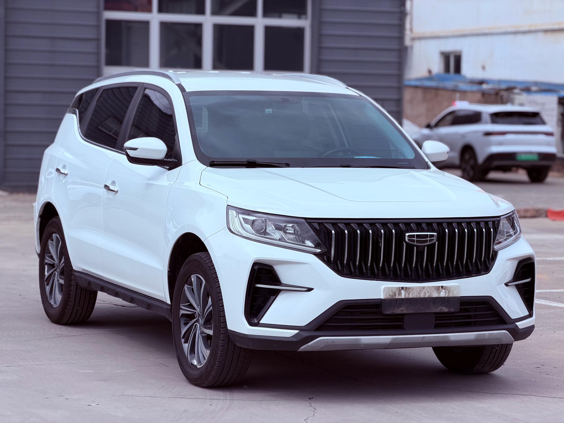 GEELY Vision X6 2023 car image #3