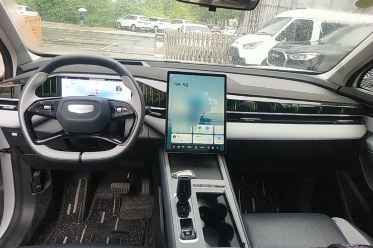 GEELY Boyue L 2024 car image #11