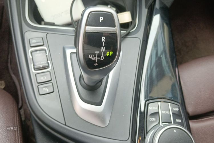 BMW 3 Series 2019 #16 BMW 3 Series 2019 car image #16