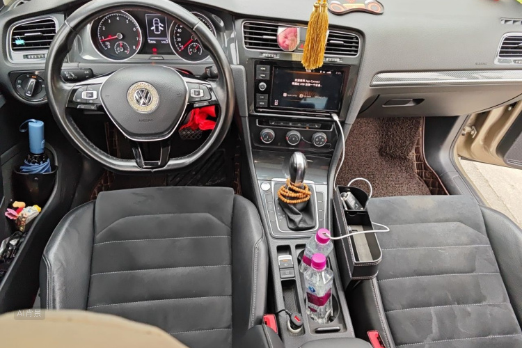 Volkswagen Golf 2019 car image #11