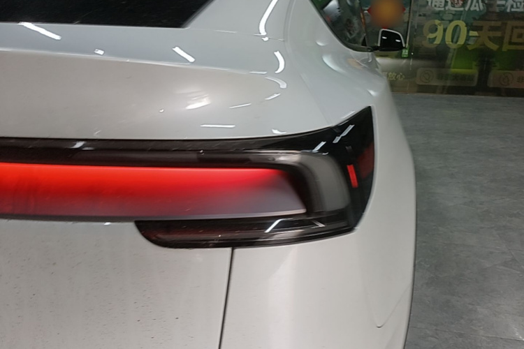 Tesla Model Y 2025 car image #8