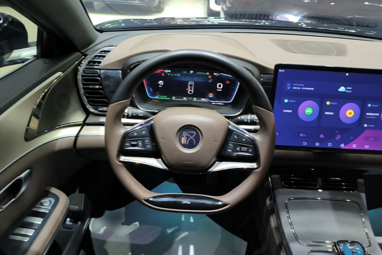 BYD Han 2023 car image #11