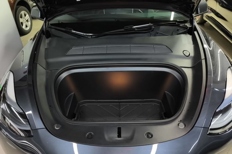 Tesla Model Y 2024 #20 Tesla Model Y 2024 car image #20