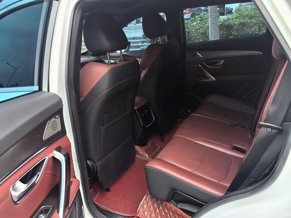 Jetour X70 PLUS 2022 car image #11