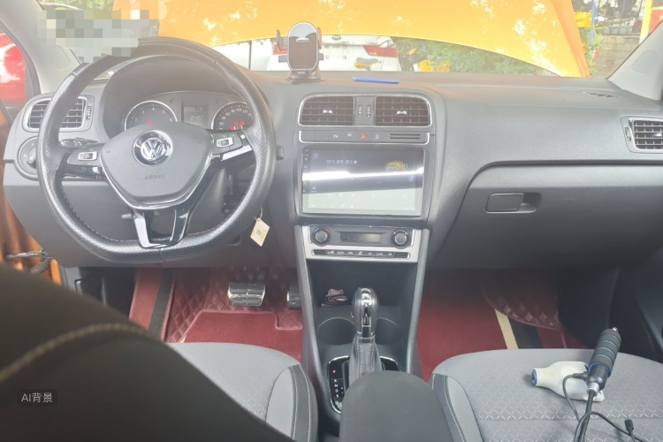 Volkswagen Polo 2015 car image #11
