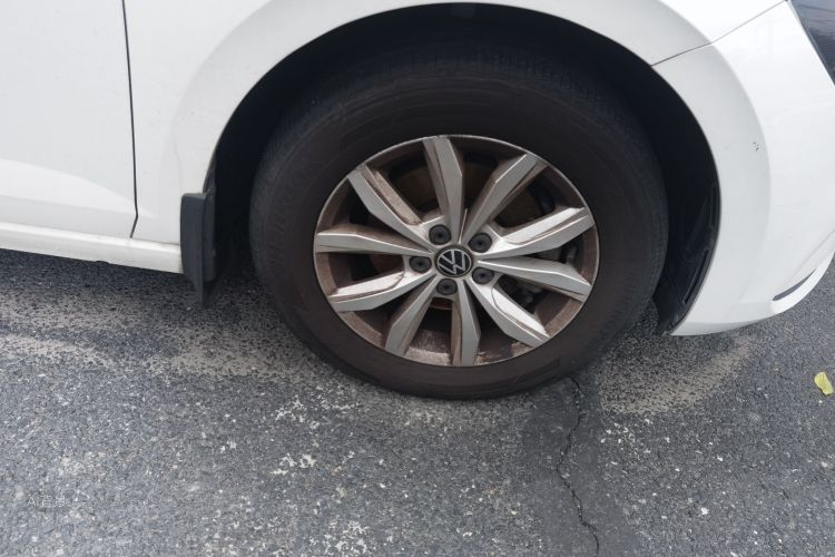 Volkswagen Polo 2021 car image #9