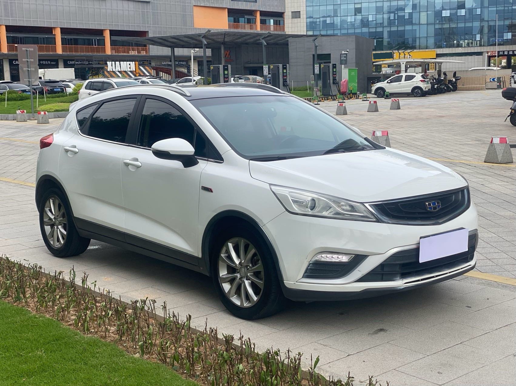 GEELY Emgrand GS 2016 car image #3
