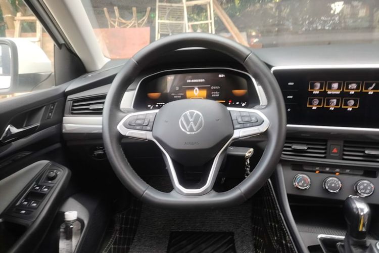 Volkswagen Bora 2024 car image #11
