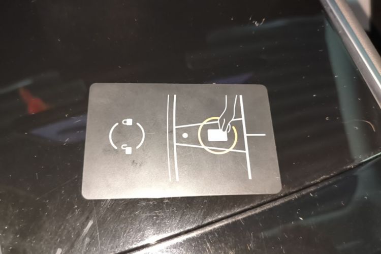 Tesla Model 3 2020 car image #9