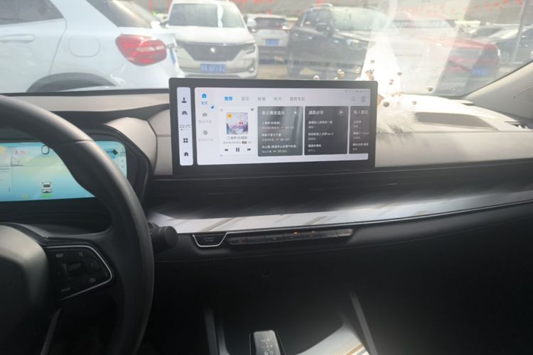 GEELY Emgrand L HiP 2022 car image #13