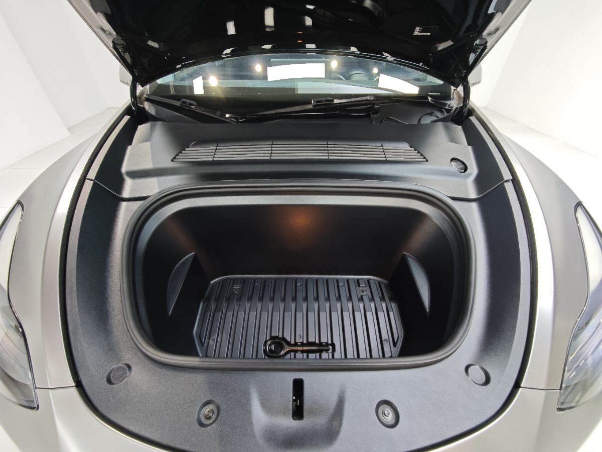 Tesla Model Y 2023 #12 Tesla Model Y 2023 car image #12
