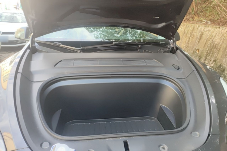 Tesla Model Y 2024 #18 Tesla Model Y 2024 immagine di auto #18