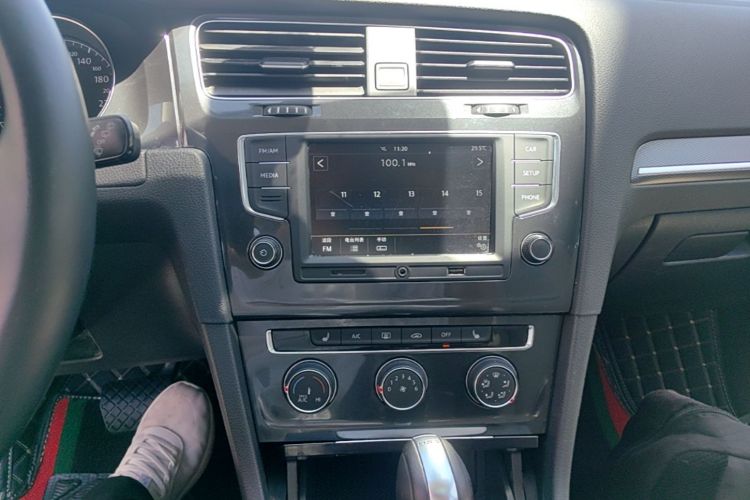 Volkswagen Golf 2017 #13 Volkswagen Golf 2017 car image #13